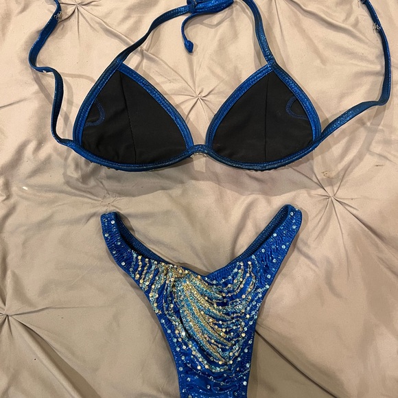 Royal Blue Figure Suit - Picture 3 of 3